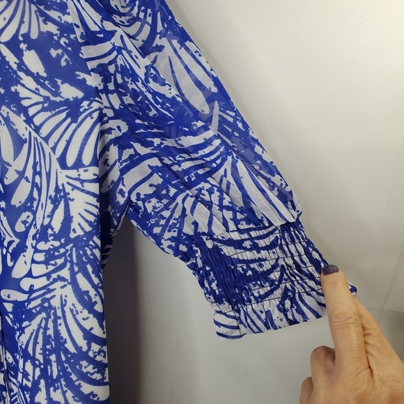 Walter Baker Madison Print Blue and White Boxy Blouse Size Small - Picture 5 of 8